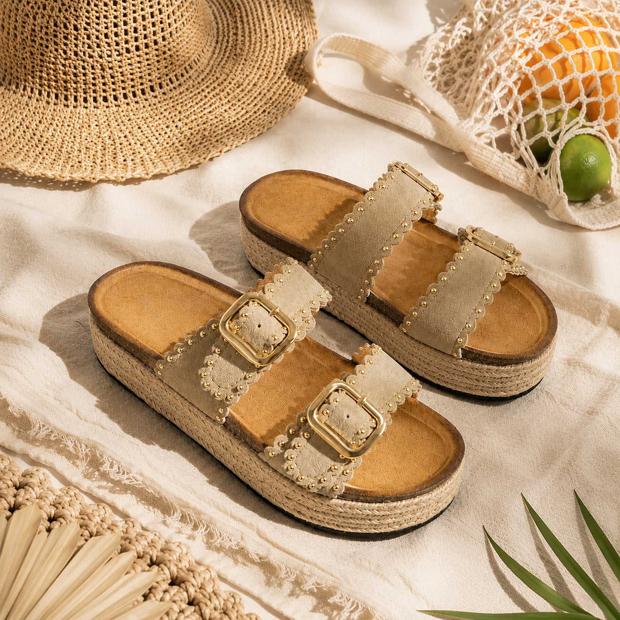 Ciabatta Donna con Borchie e Doppia Fibbia – Beige, Marrone e Nero