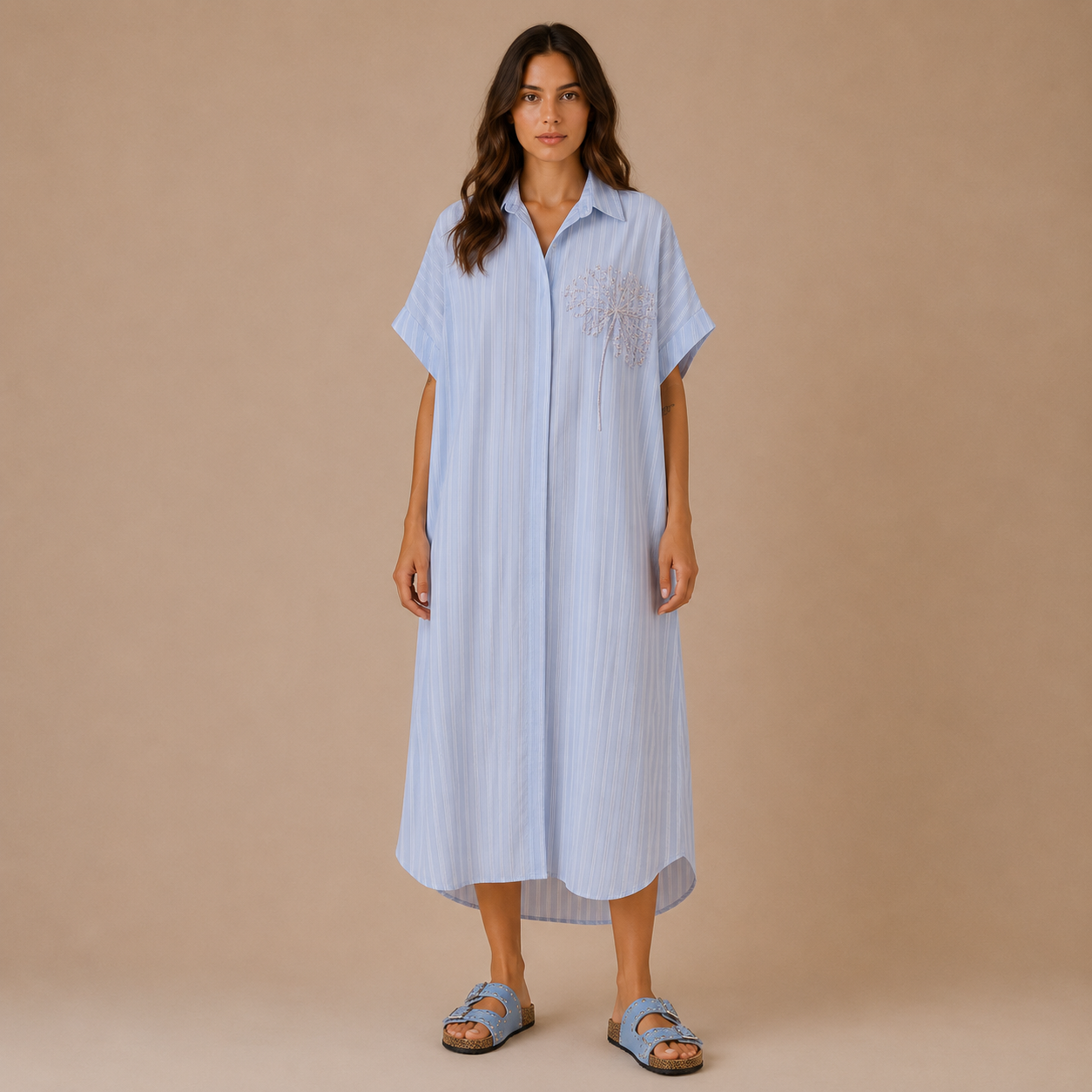 Camicia Lunga Donna a Righe Azzurra con Fiore Ricamato
