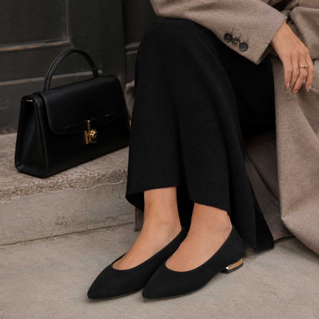 Ballerine effetto suede con tacco metallizzato
