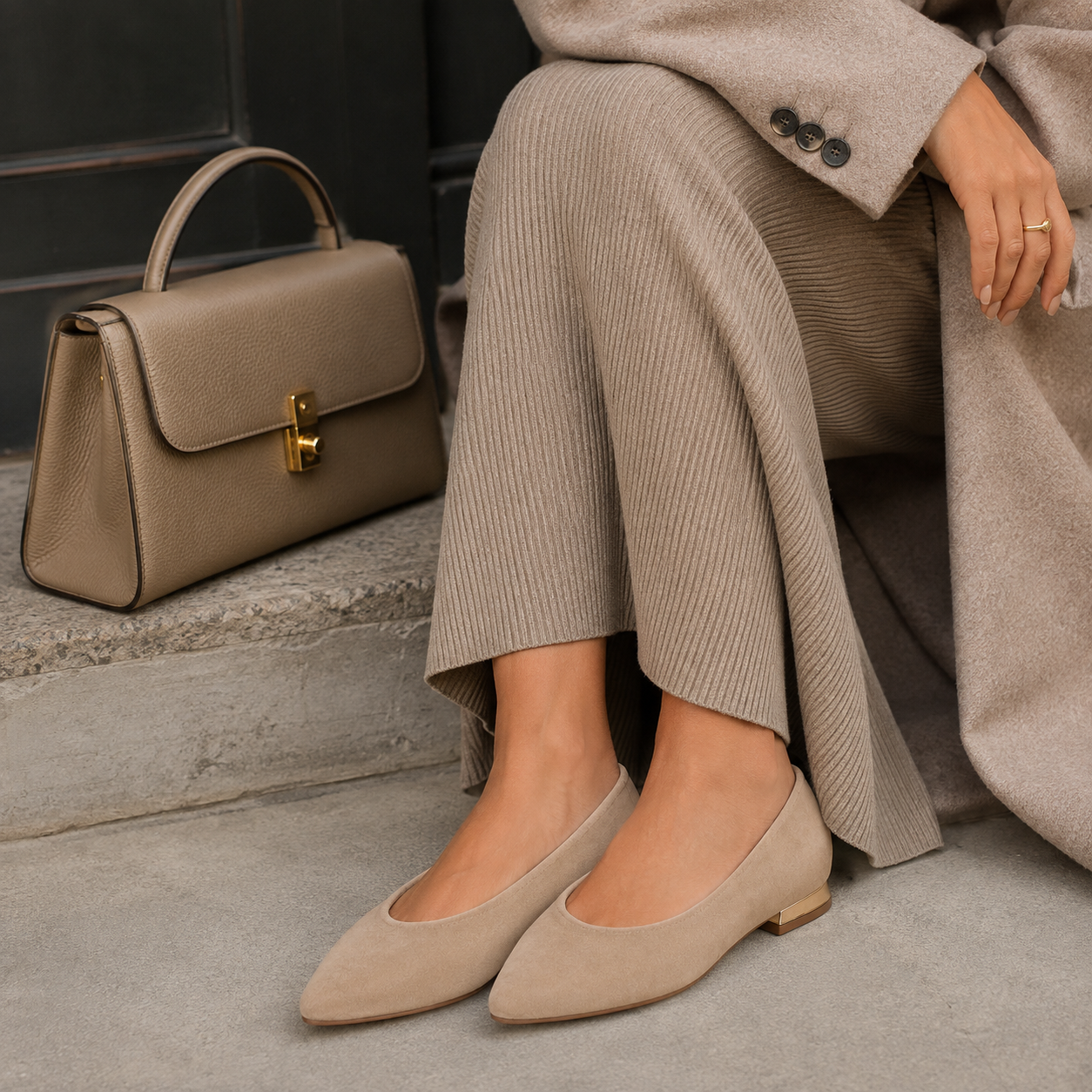 Ballerine effetto suede con tacco metallizzato