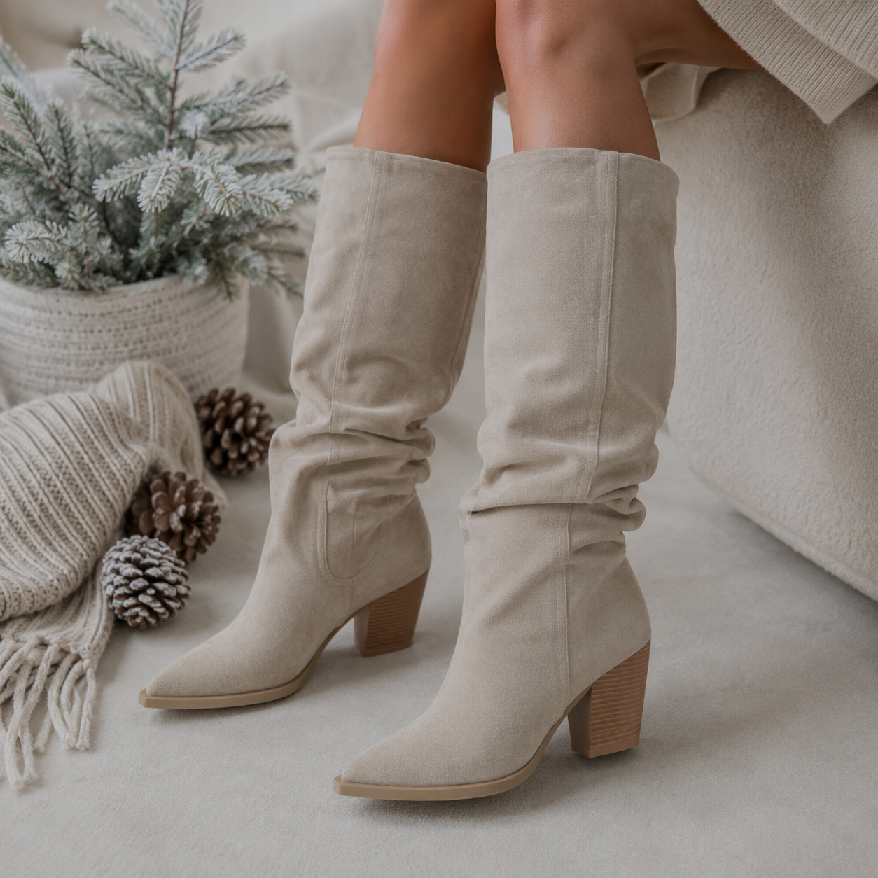 Stivale Alto Scamosciato con Tacco – Khaki e Marrone